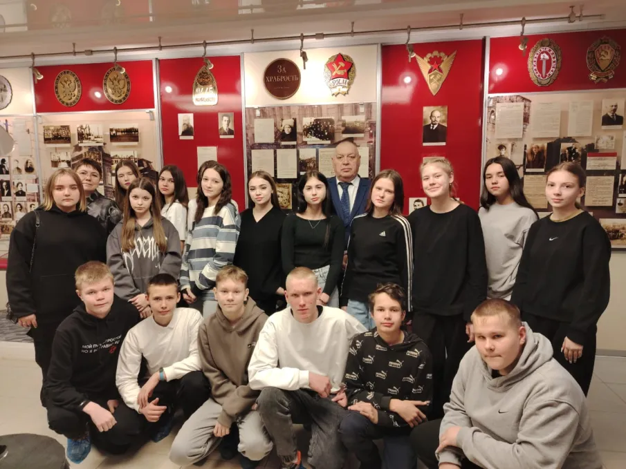 Сергачские старшеклассники в свои весенние каникулы посетили музей истории ГУ МВД России по Нижегородской области